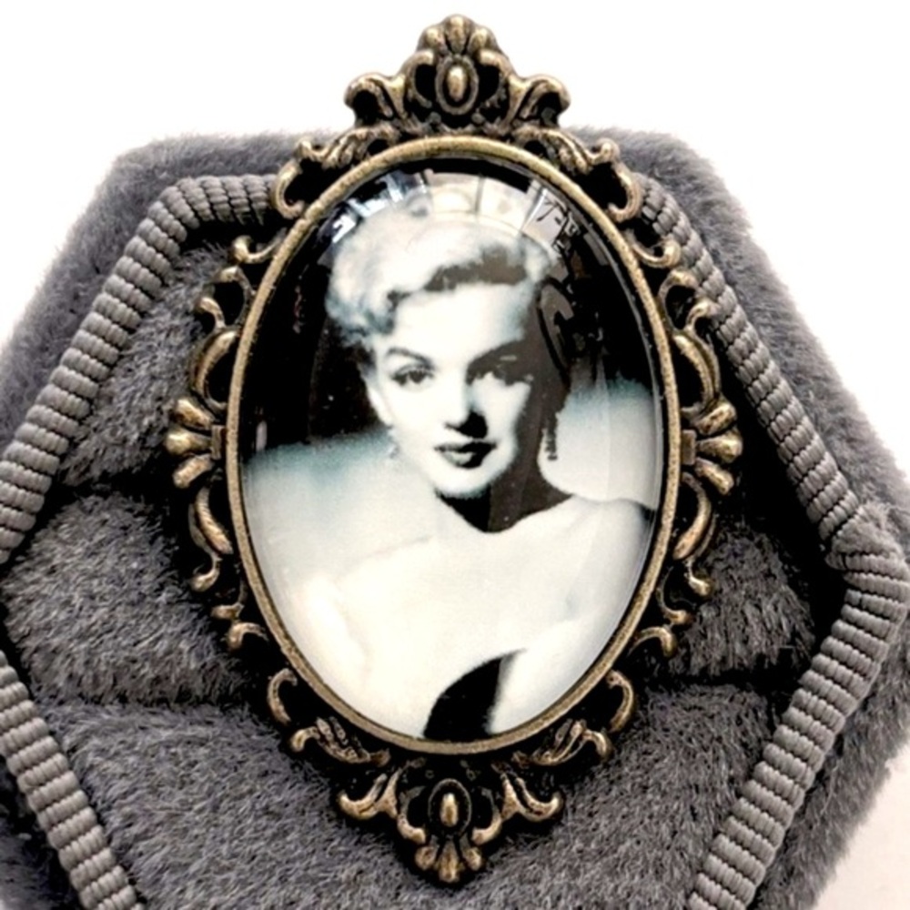 Marilyn Monroe Victorian Style Adjustable Ring, NWT, Handmade, Unworn